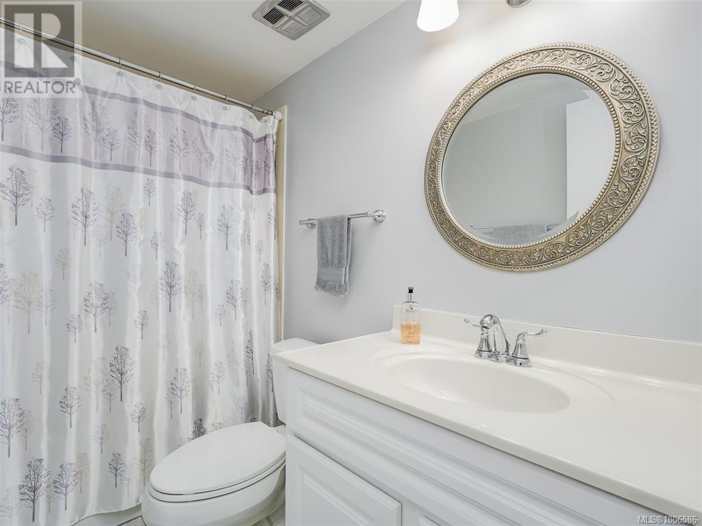 Single Family House for Sale in   Rockland Ave Victoria 