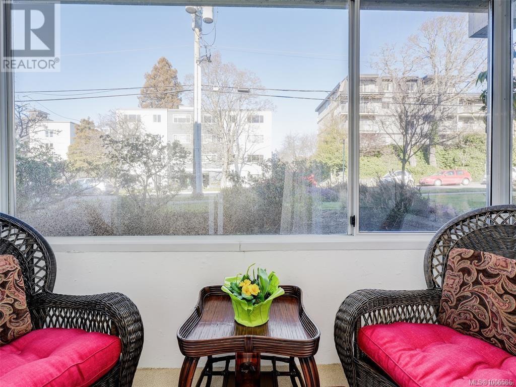 Single Family House for Sale in   Rockland Ave Victoria 