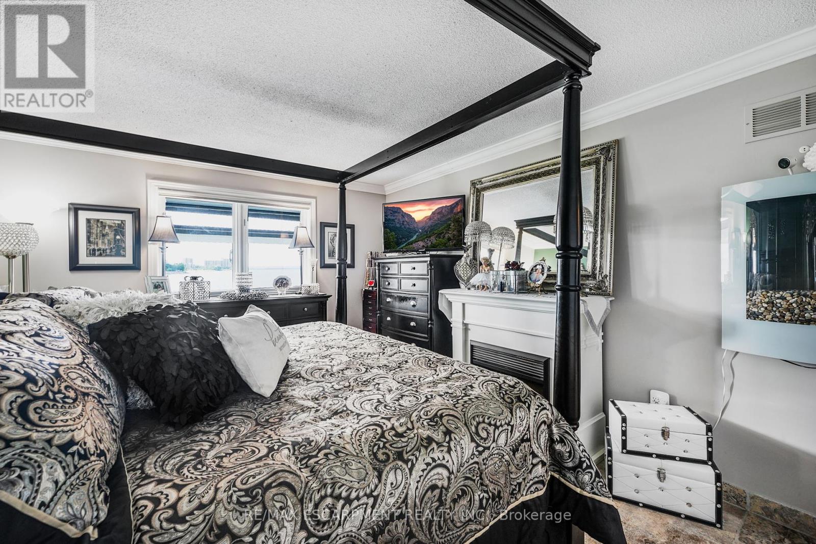 Photo 8 of 491 493 Dewitt Road, Hamilton ON