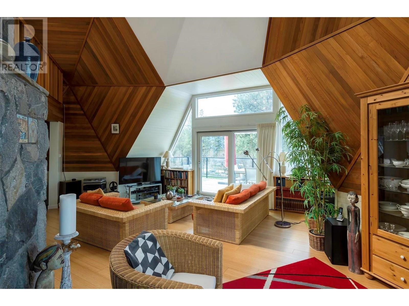  16709 Maki Road, Lake Country