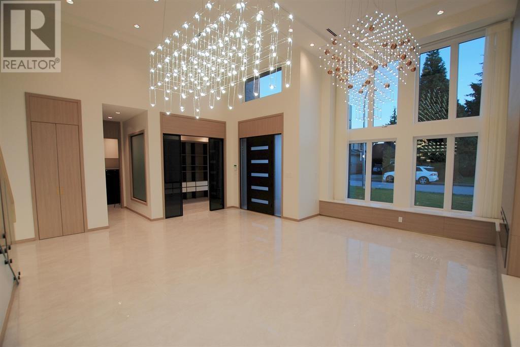 Photo 4 of 6431 Skaha Crescent, Richmond BC