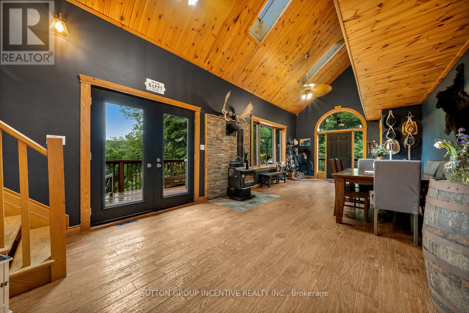 Photo 13 of 806 Clearwater Lake Road, Huntsville ON