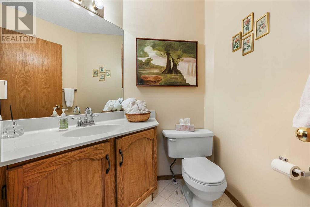 Single Family House for Sale in  Hawkmount Close NW Hawkwood Calgary 