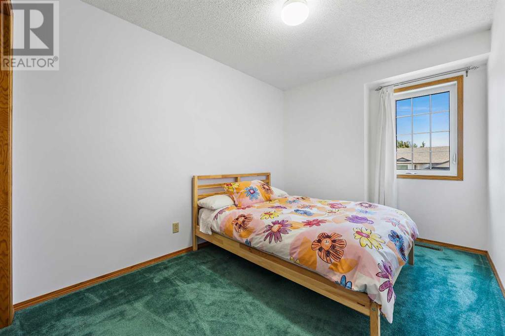 Single Family House for Sale in  Hawkmount Close NW Hawkwood Calgary 