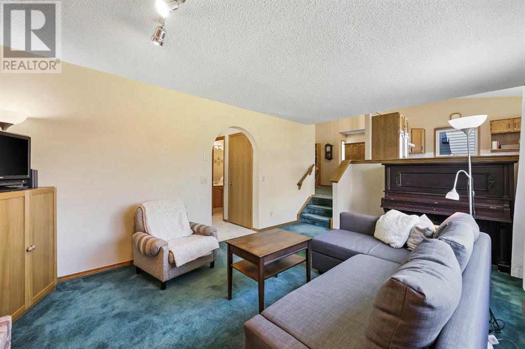 Single Family House for Sale in  Hawkmount Close NW Hawkwood Calgary 