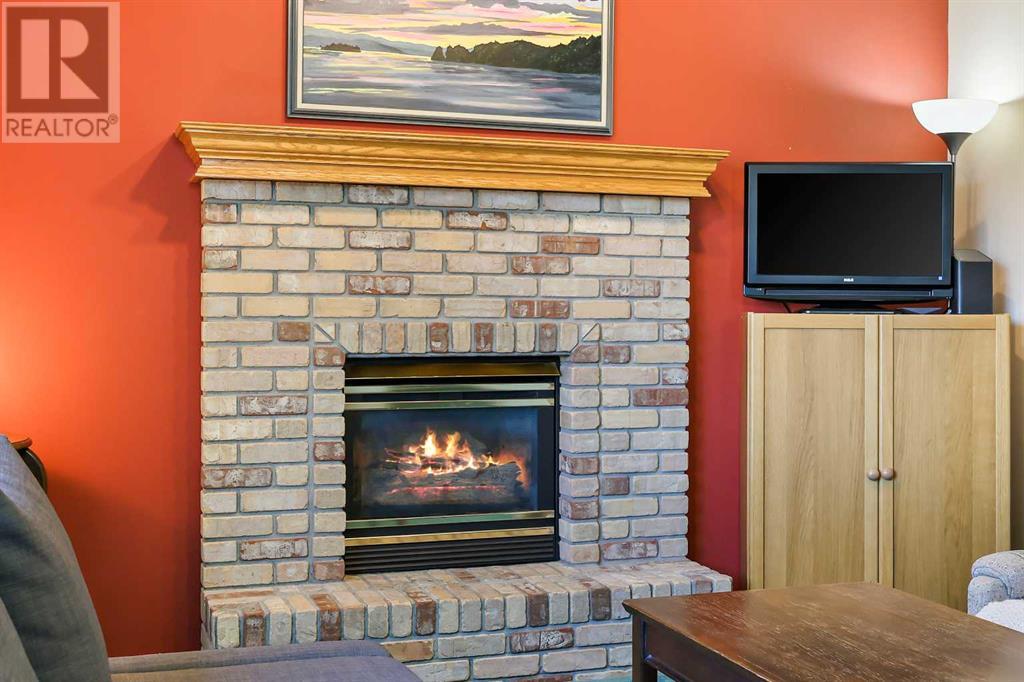 Single Family House for Sale in  Hawkmount Close NW Hawkwood Calgary 