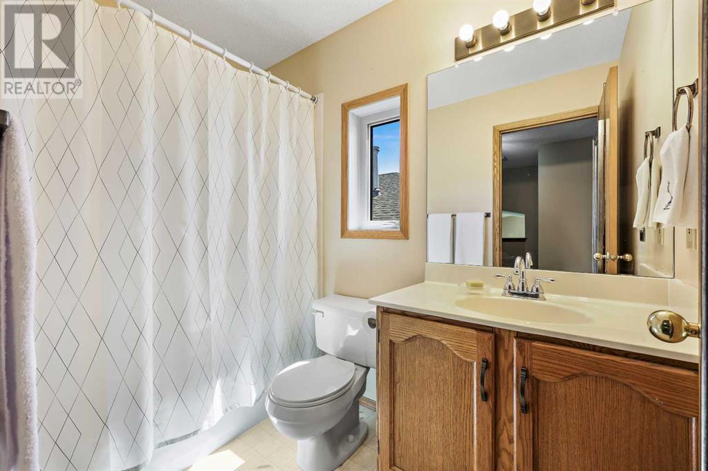 Single Family House for Sale in  Hawkmount Close NW Hawkwood Calgary 