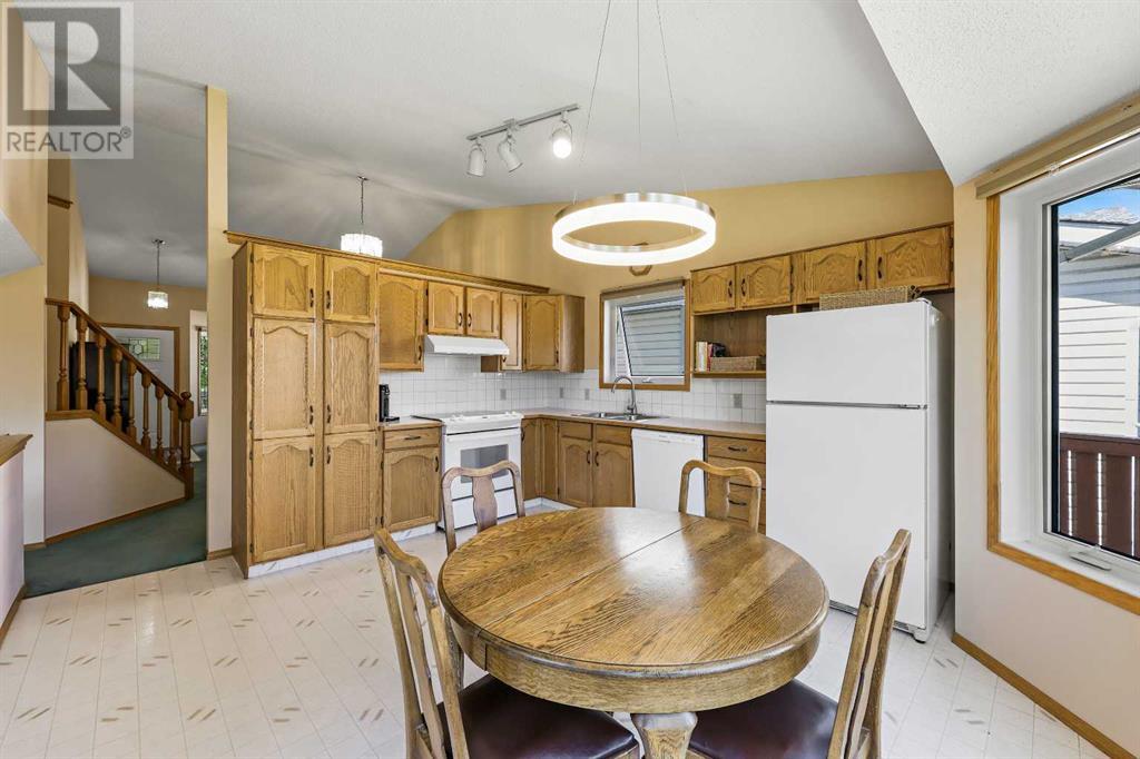 Single Family House for Sale in  Hawkmount Close NW Hawkwood Calgary 