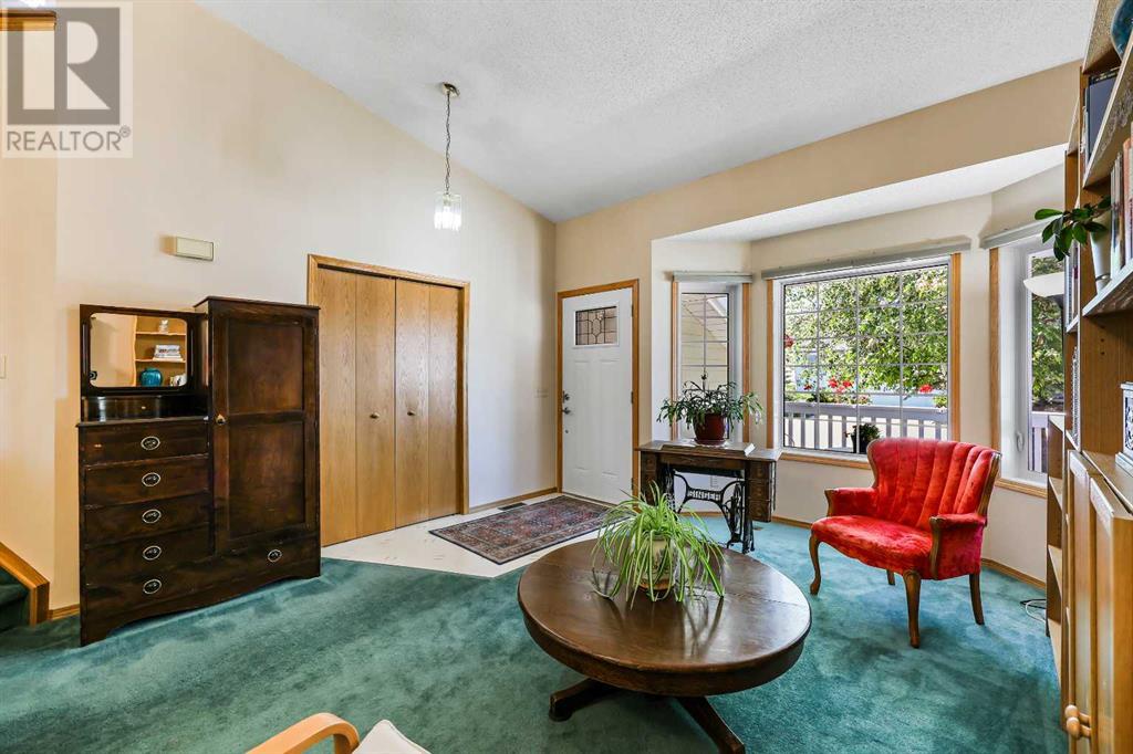104 Hawkmount Close NW, Calgary, Alberta
