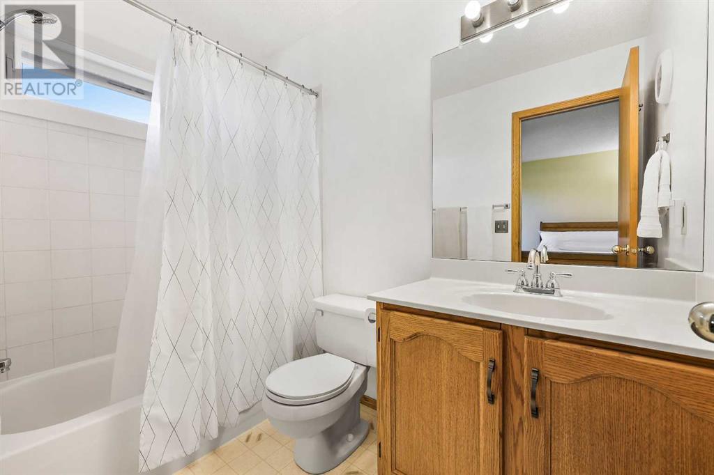 Single Family House for Sale in  Hawkmount Close NW Hawkwood Calgary 