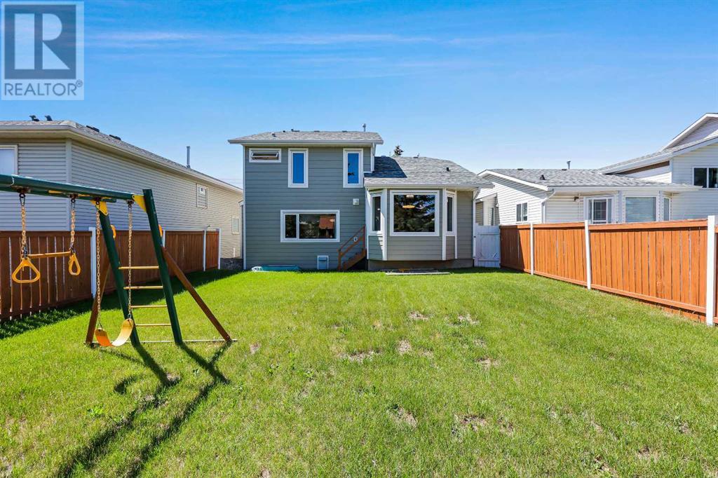 Single Family House for Sale in  Hawkmount Close NW Hawkwood Calgary 