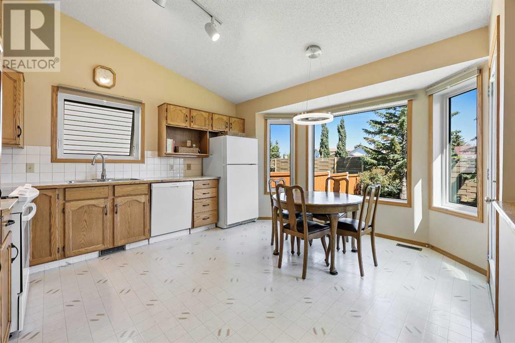 Single Family House for Sale in  Hawkmount Close NW Hawkwood Calgary 
