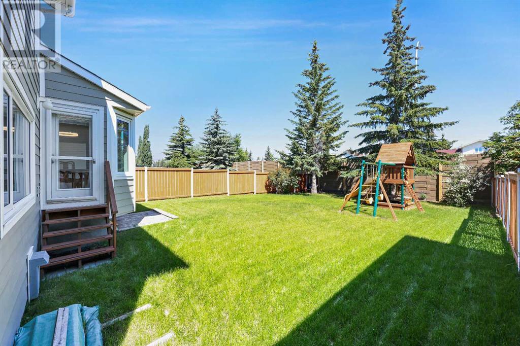 Single Family House for Sale in  Hawkmount Close NW Hawkwood Calgary 