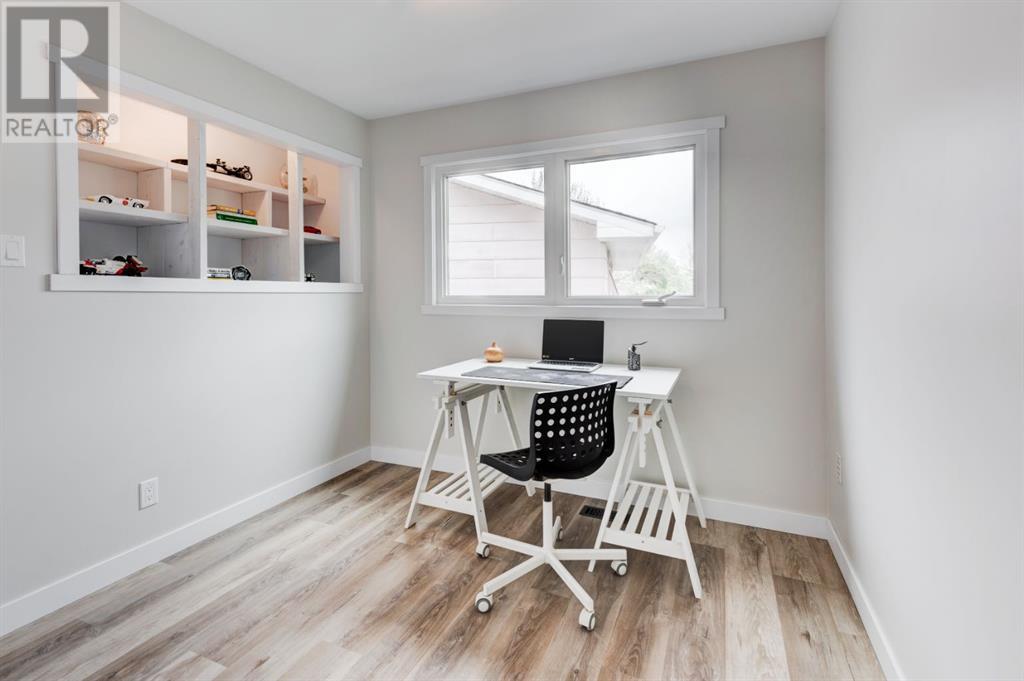 Single Family House 3 Level for Sale in  Sunbank Place SE Sundance Calgary 
