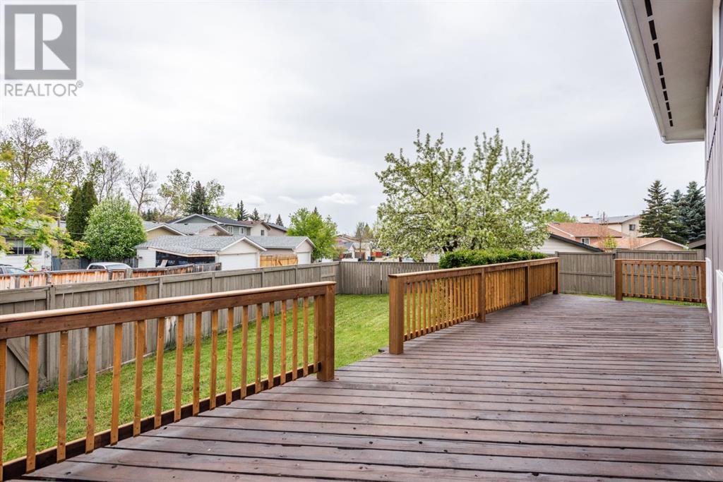Single Family House 3 Level for Sale in  Sunbank Place SE Sundance Calgary 