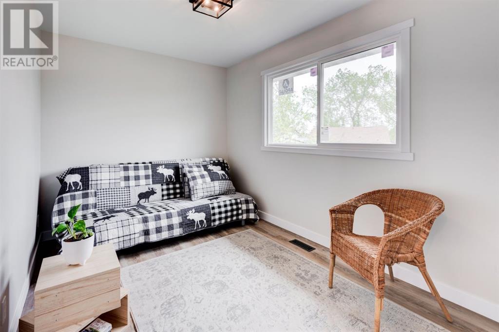 Single Family House 3 Level for Sale in  Sunbank Place SE Sundance Calgary 