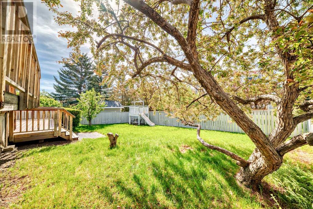 Single Family House 4 Level for Sale in  Signal Hill Place SW Signal Hill Calgary 