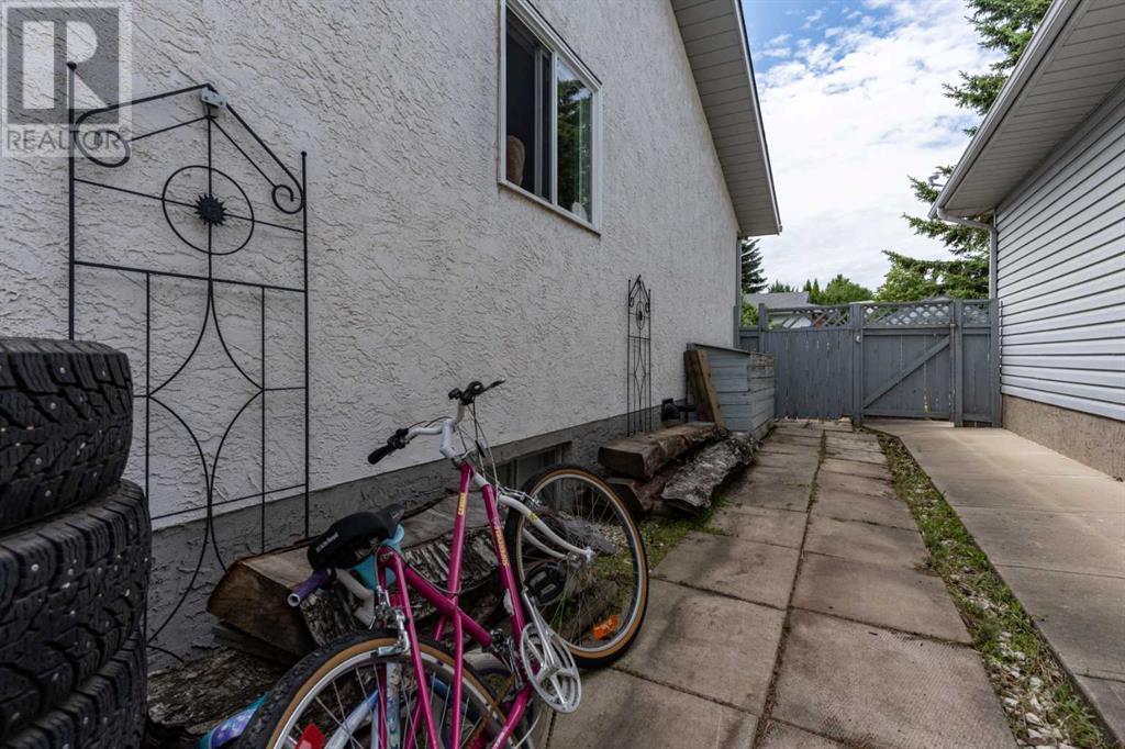 Single Family House Bungalow for Sale in   Street Victoria Park Camrose 