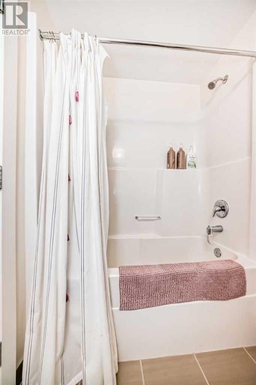 Single Family House for Sale in   brentwood Common NW Brentwood Calgary 