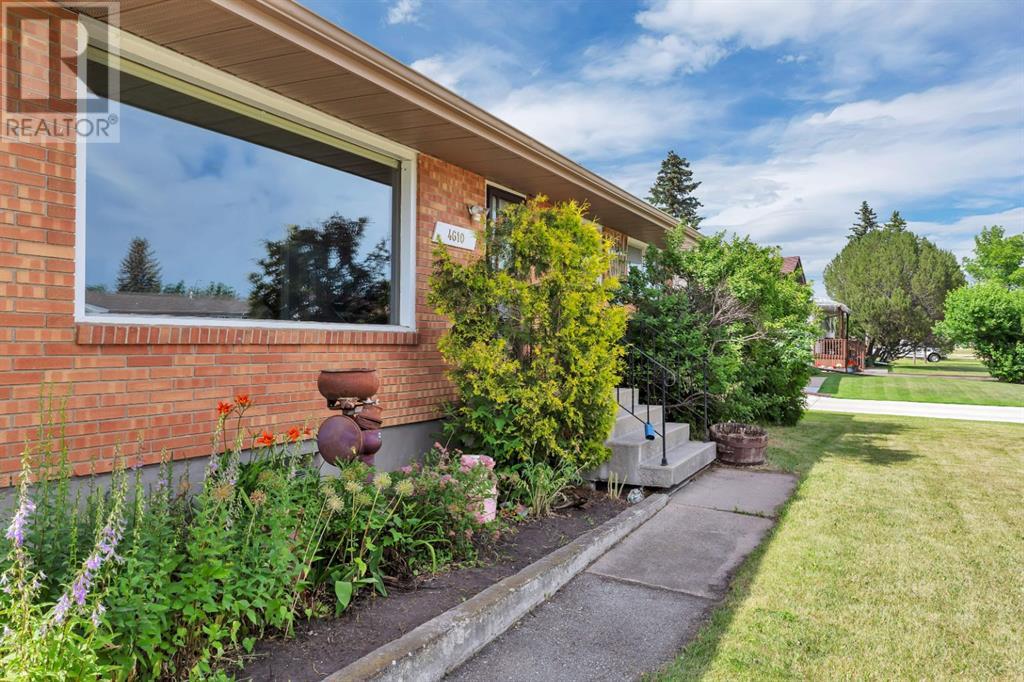 Single Family House Bungalow for Sale in   Street Parkdale Stettler 