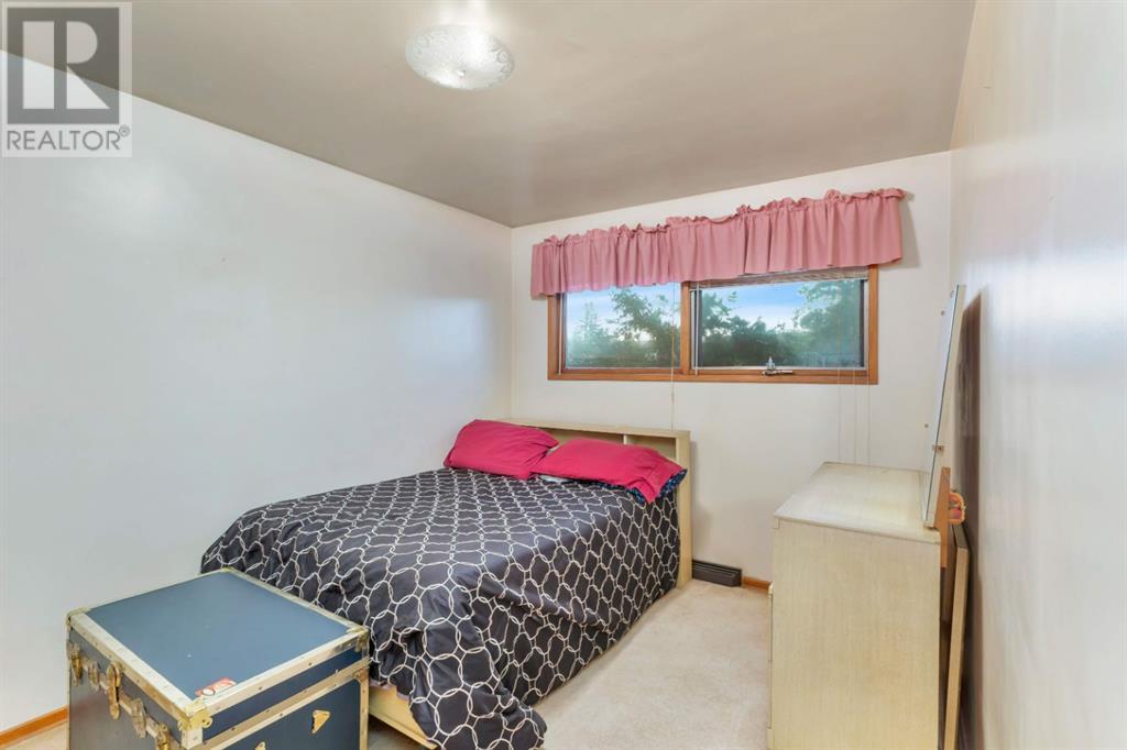 Single Family House Bungalow for Sale in   Street Parkdale Stettler 