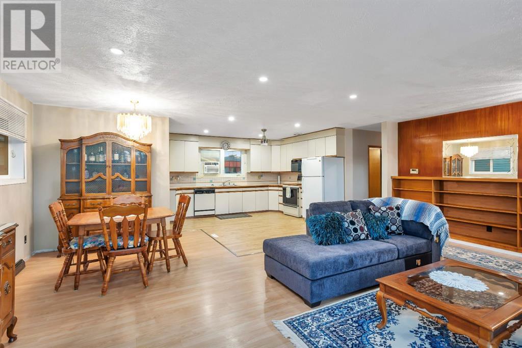 Single Family House Bungalow for Sale in   Street Parkdale Stettler 