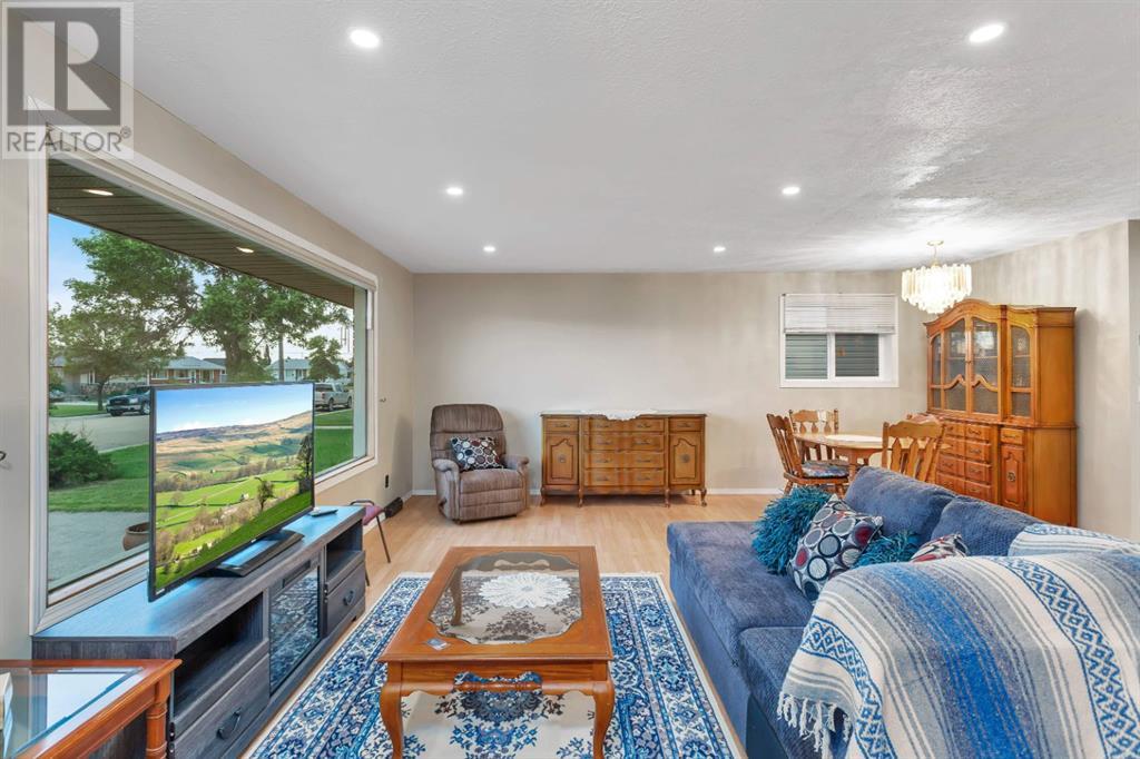 Single Family House Bungalow for Sale in   Street Parkdale Stettler 