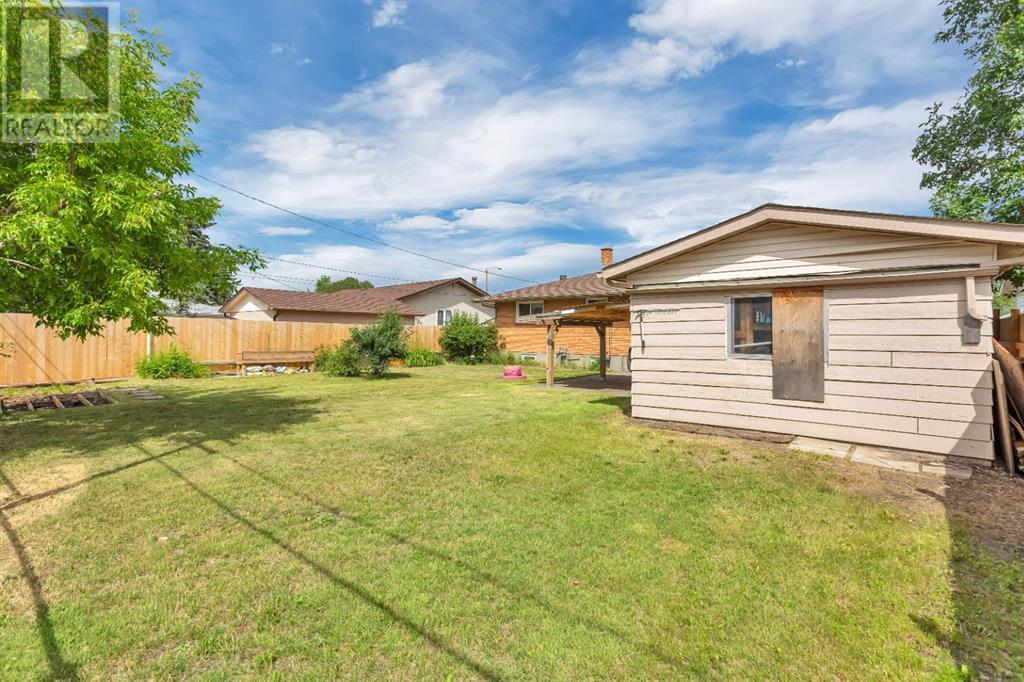 Single Family House Bungalow for Sale in   Street Parkdale Stettler 