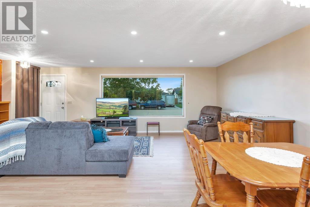 Single Family House Bungalow for Sale in   Street Parkdale Stettler 