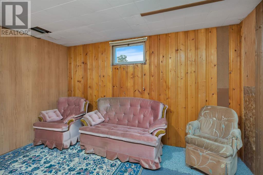 Single Family House Bungalow for Sale in   Street Parkdale Stettler 