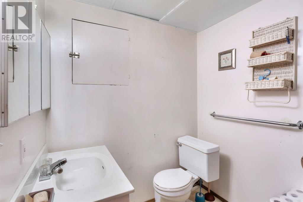 Single Family House Bungalow for Sale in   Street Parkdale Stettler 