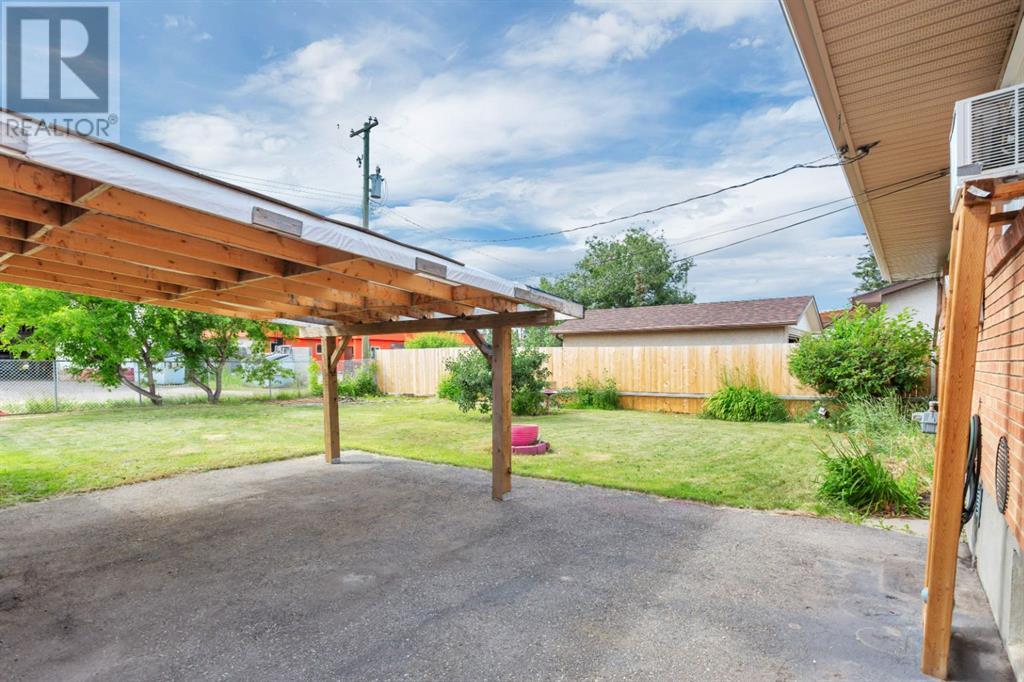 Single Family House Bungalow for Sale in   Street Parkdale Stettler 