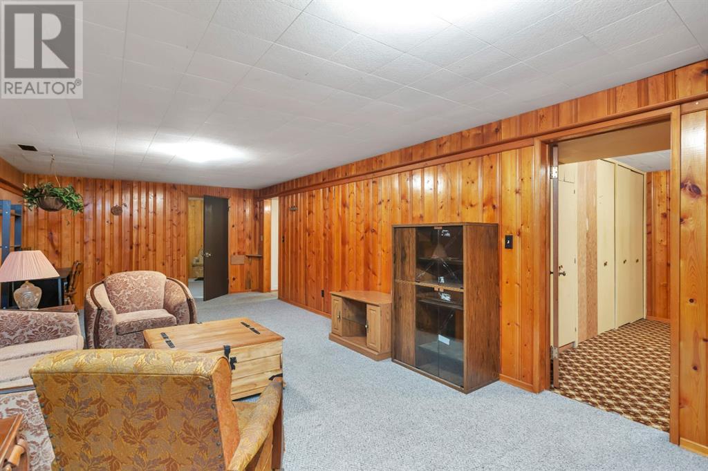 Single Family House Bungalow for Sale in   Street Parkdale Stettler 