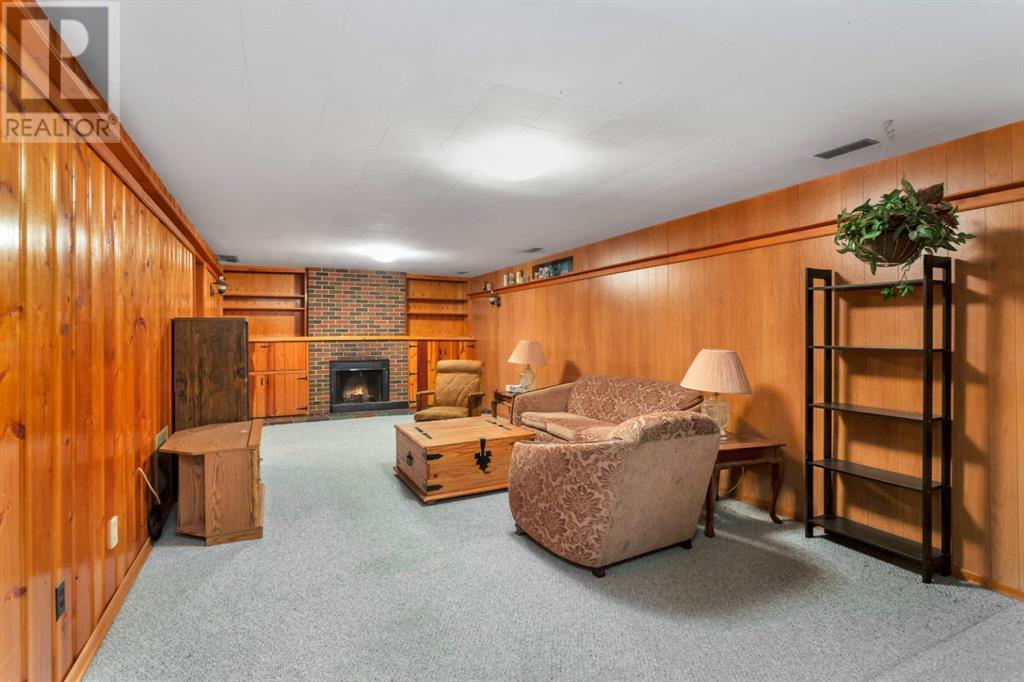 Single Family House Bungalow for Sale in   Street Parkdale Stettler 