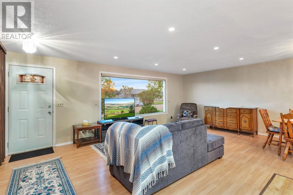 Single Family House Bungalow for Sale in   Street Parkdale Stettler 