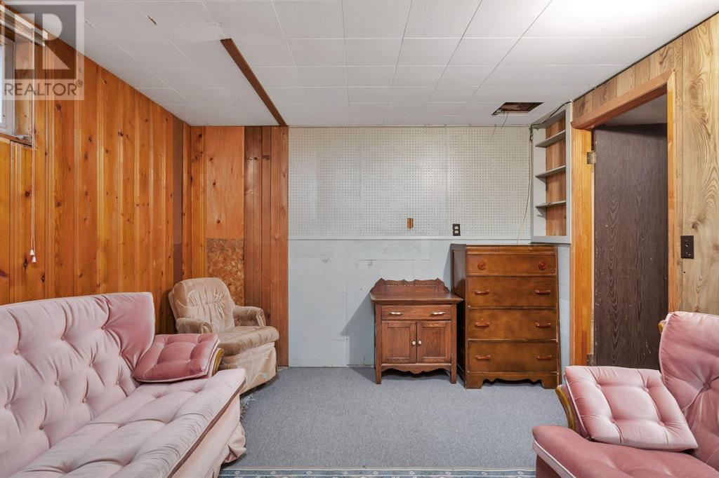 Single Family House Bungalow for Sale in   Street Parkdale Stettler 