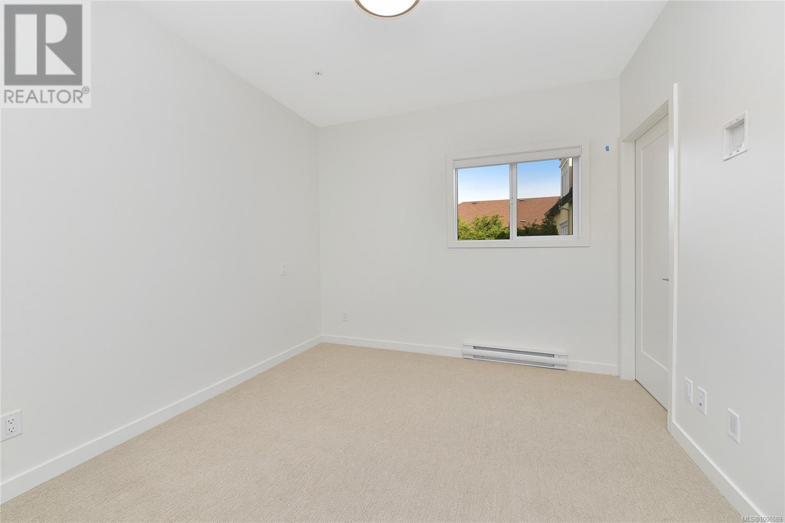 Photo 3 of 203 9716 Third St, Sidney BC
