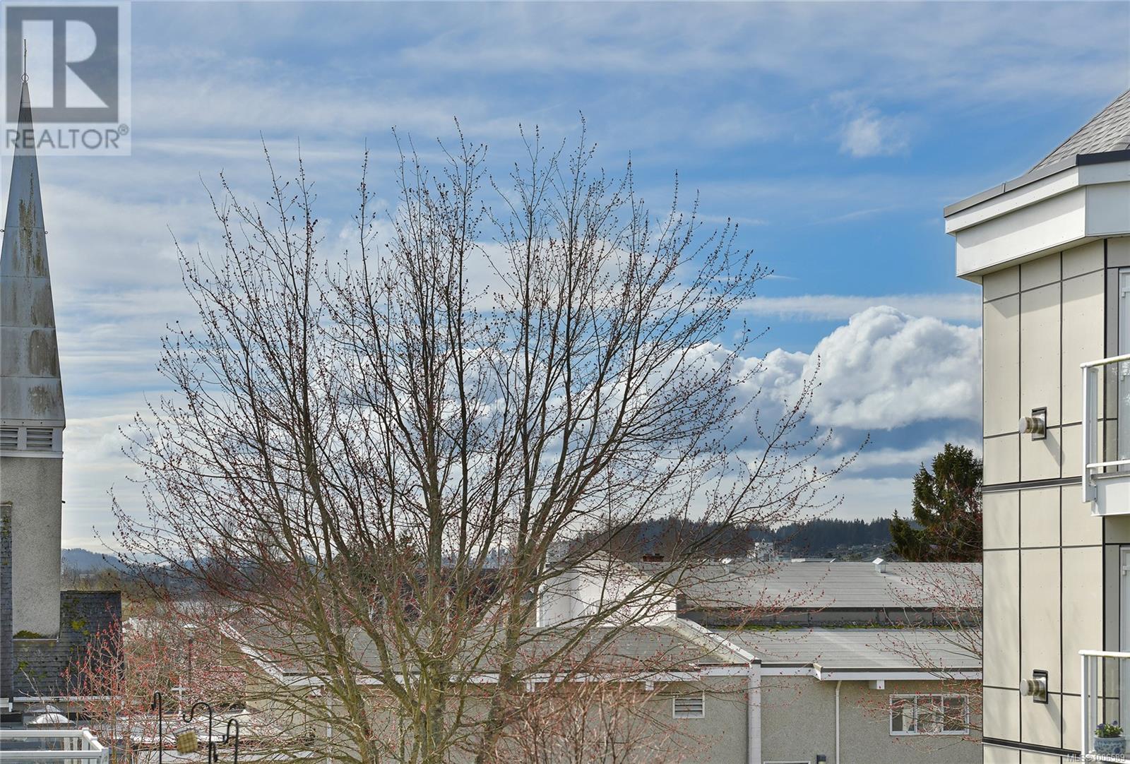 Photo 4 of 203 9716 Third St, Sidney BC
