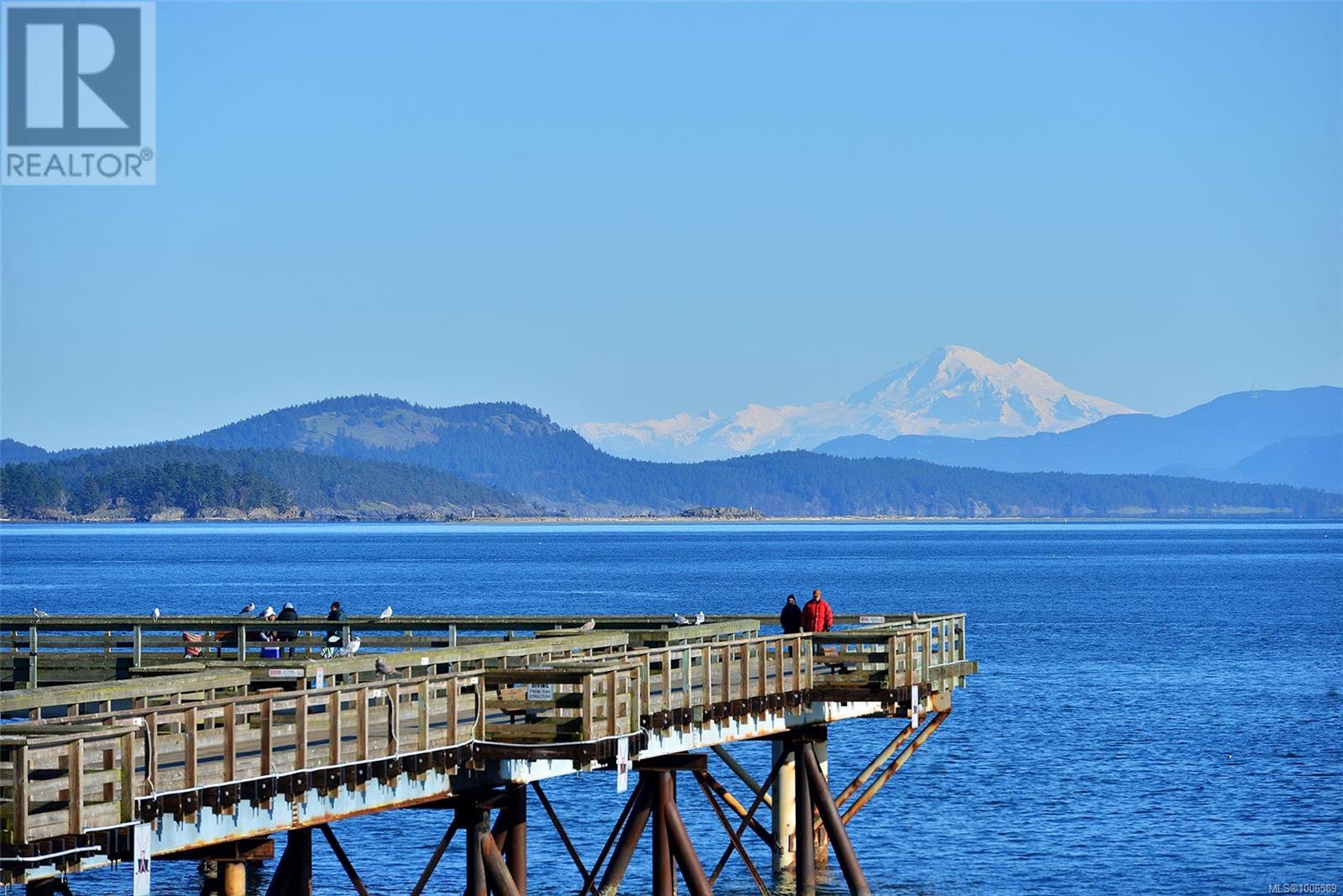 Photo 16 of 203 9716 Third St, Sidney BC