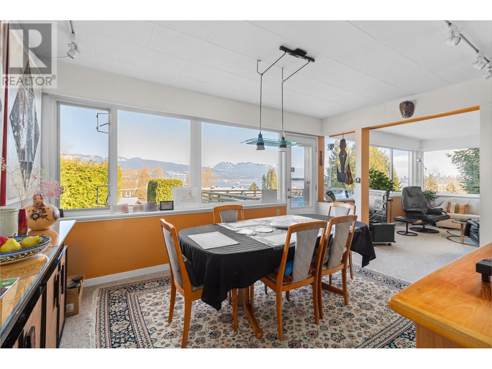 Photo 10 of 4557 W 4th Avenue, Vancouver BC