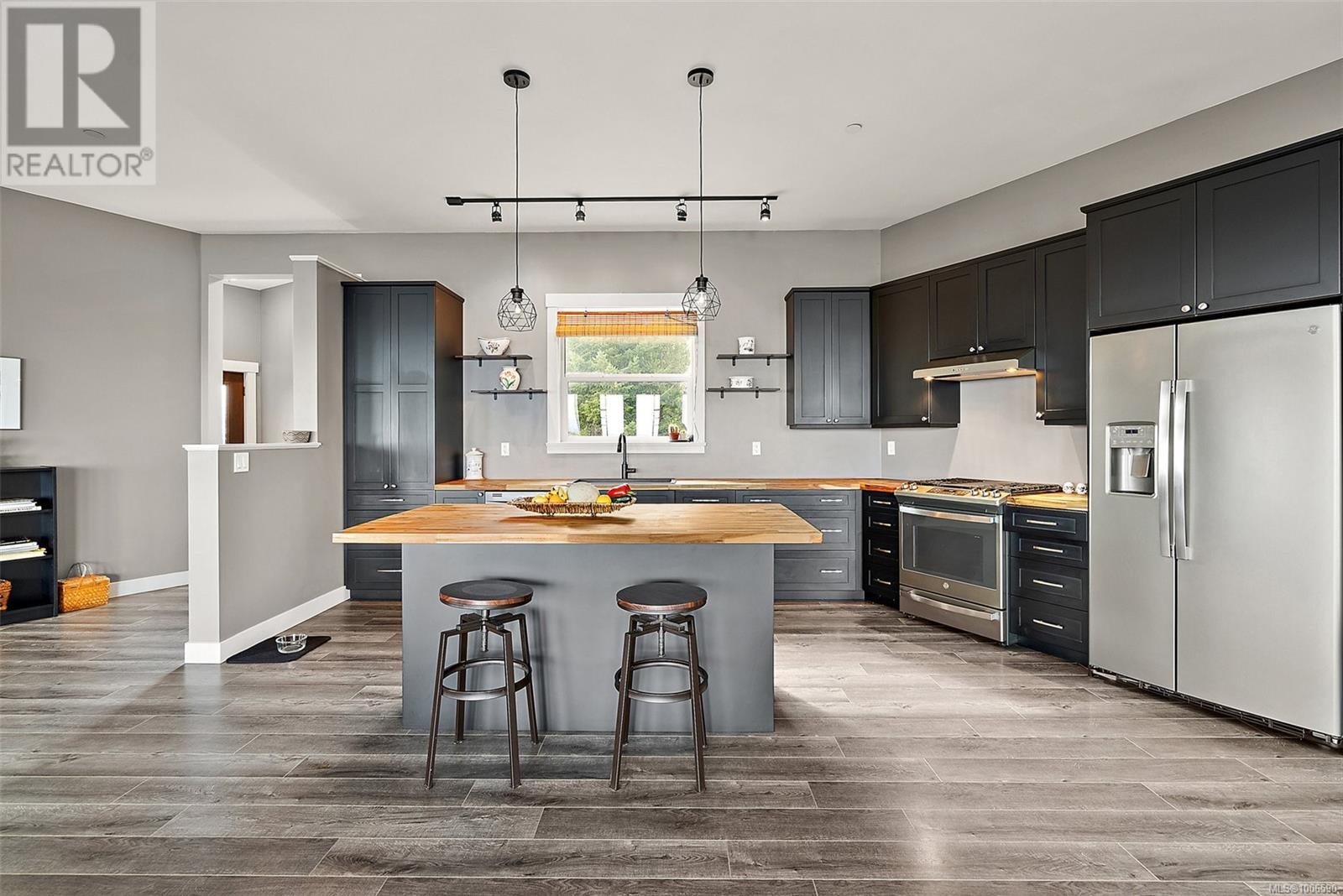 1490 Finlayson View Pl, Shawnigan Lake