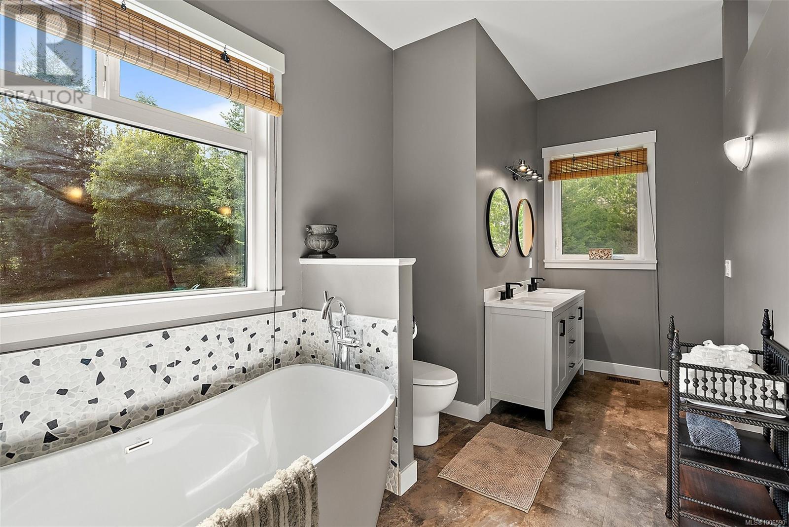 1490 Finlayson View Pl, Shawnigan Lake