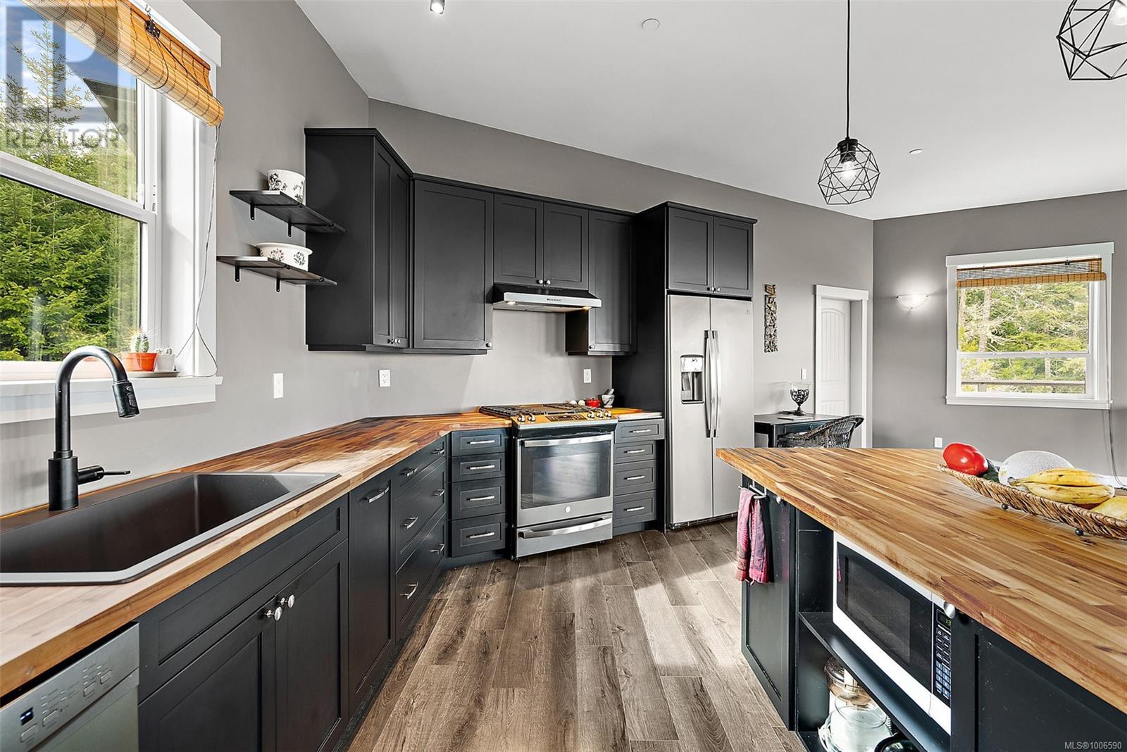 1490 Finlayson View Pl, Shawnigan Lake