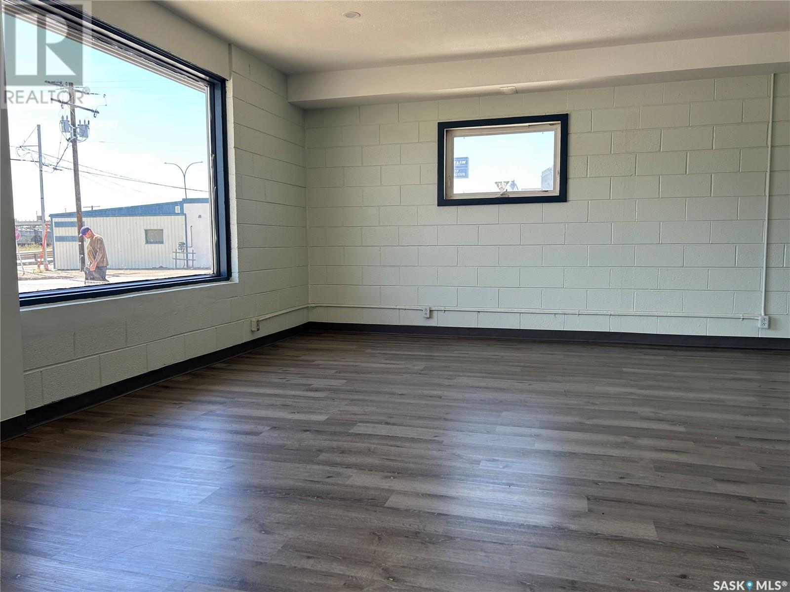 Photo 10 of 280 Manitoba Street W, Moose Jaw SK