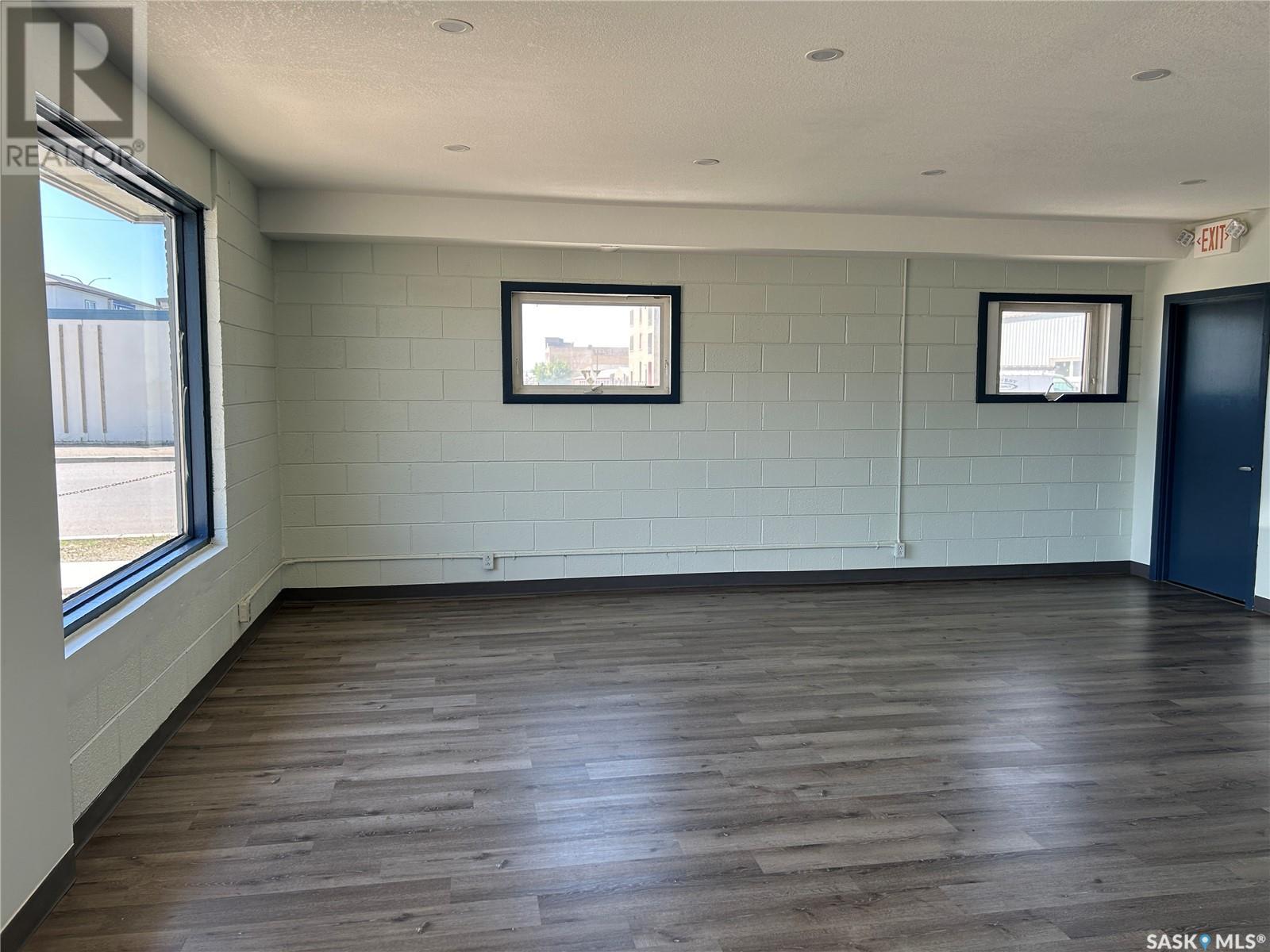 Photo 11 of 280 Manitoba Street W, Moose Jaw SK