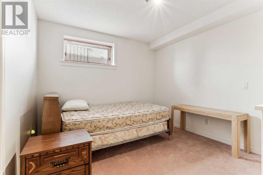Single Family House for Sale in  Edgeview Road NW Edgemont Calgary 