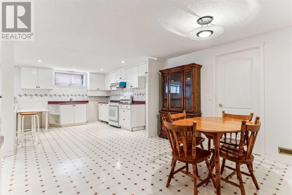 Single Family House for Sale in  Edgeview Road NW Edgemont Calgary 