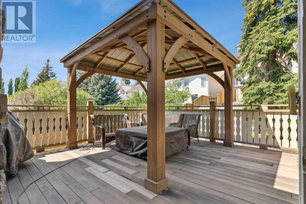 Single Family House for Sale in  Edgeview Road NW Edgemont Calgary 