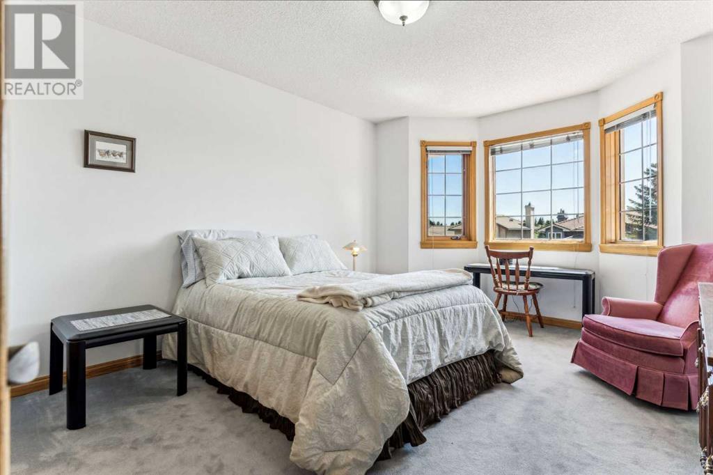 Single Family House for Sale in  Edgeview Road NW Edgemont Calgary 