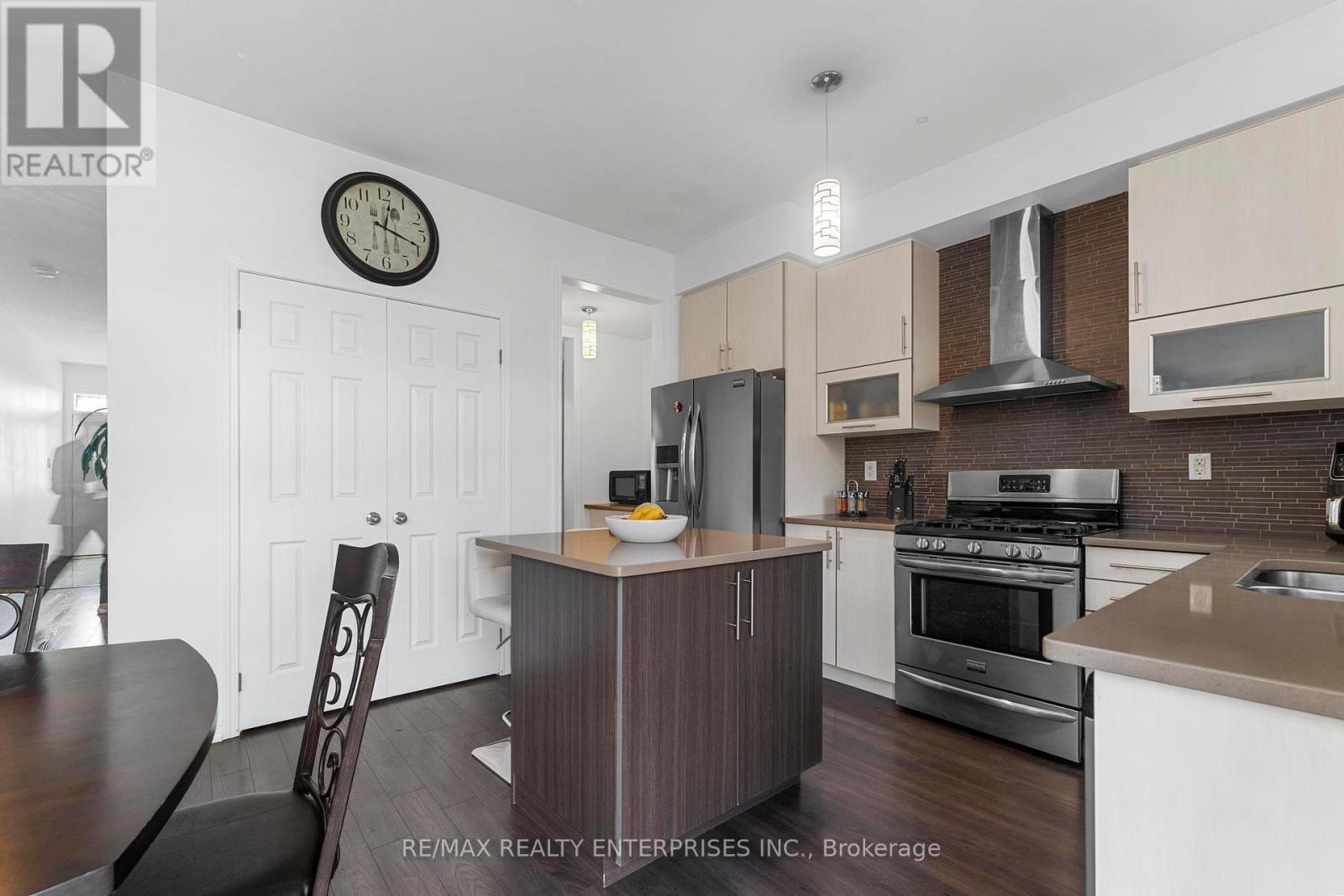 Photo 15 of 358 Windwood Drive, Hamilton ON